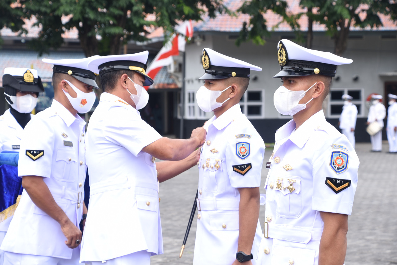 TNI AL, Kodikopsla Kodiklat Luluskan Siswa Dikmaba Angkatan Ke-40 Gelombang  1 | Paradigma Indonesia