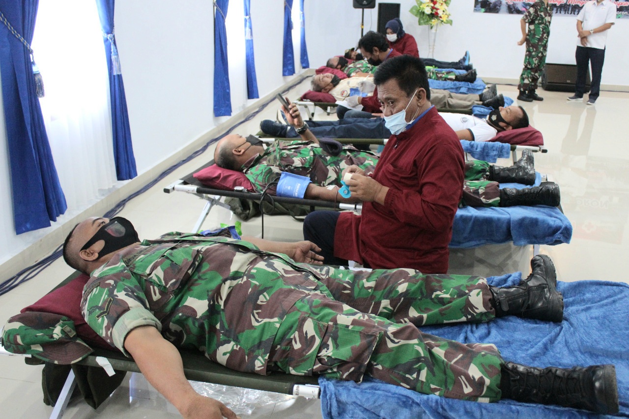 Peringati Hari Jadi Satuan, Pangkalan TNI AL Batuporon Gelar Donor ...