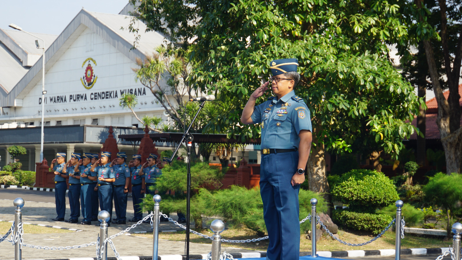Pimpin Upacara Bendera Hari Senin, Dirdik Kodiklatal Tekankan Tentang